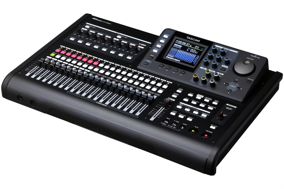 TASCAM 32-track Digital Portastudio DP-32SD