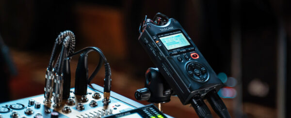 TASCAM DR-40X Four Track Digital Audio Recorder and USB Audio Interface - Image 5